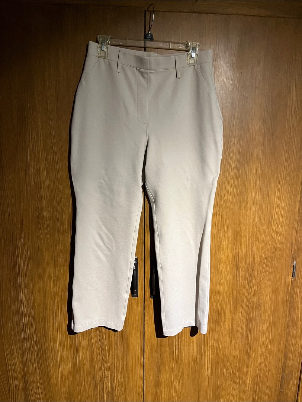 Quince Ultra Stretch Ponte Straight Leg Pants. Size M. Ecru.